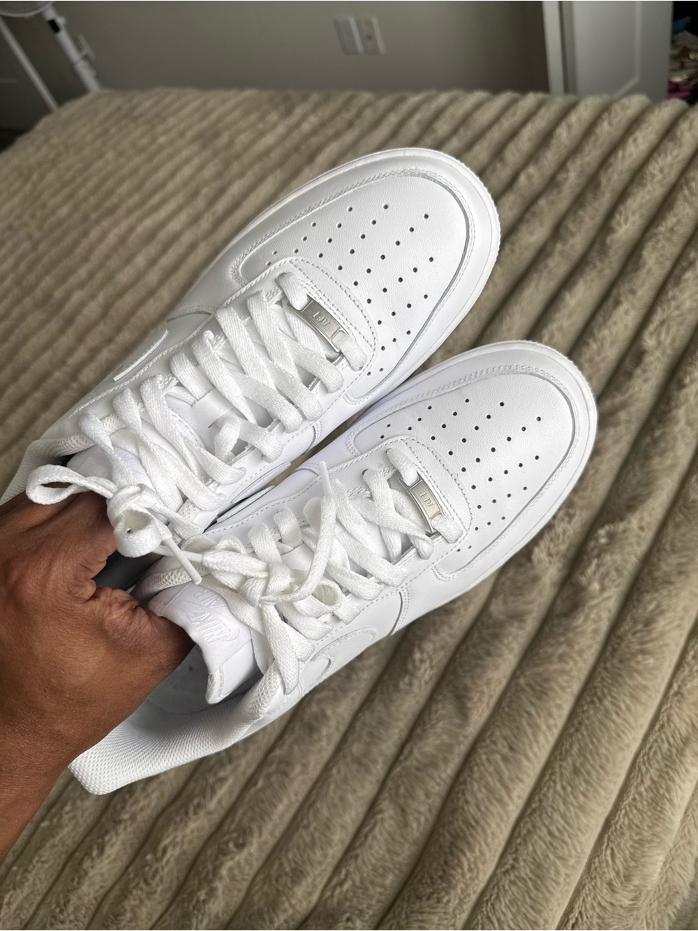 Nike White Low-Top Leather Sneakers worn once - Picture 2 of 4